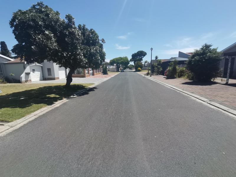 To Let 4 Bedroom Property for Rent in Tygerdal Western Cape